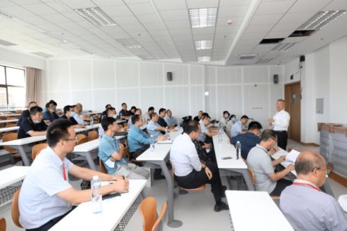 北京信息科技大學(xué)召開新校區(qū)建設(shè)與搬遷工作第十一次現(xiàn)場調(diào)度會(huì)，全方位推進(jìn)智慧校園建設(shè)